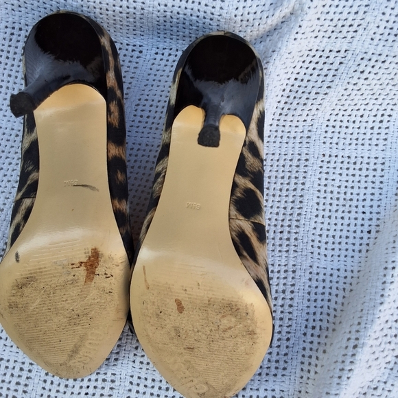 Guess Open Toe chain leopard heels 6.5‎ - Picture 5 of 9